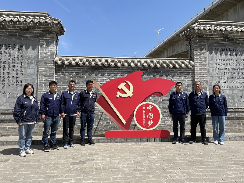 邓宝珊.jpg