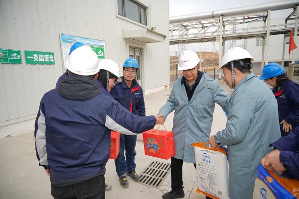 1769993857459704.jpeg 现场慰问.jpg