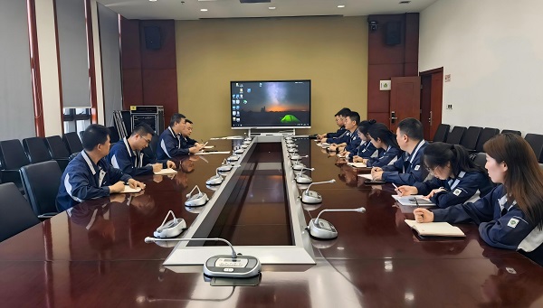 会议照片.jpg